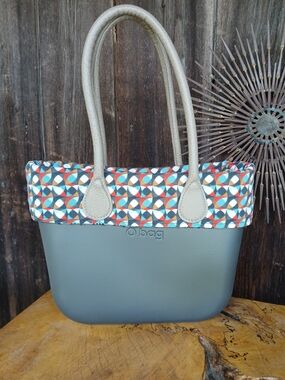 Gray Tote with Geo Print Liner